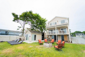 Beautiful Modern house By the Bay w out door Spa